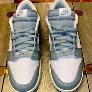 Nike Dunk Low "Mica Green" Size: M: 10 1/2, W: 12